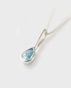 PD ss554 Sterling Silver single mini Embossed Heart layering pendant & chain&hellip;