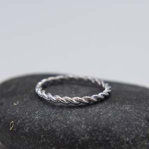 Rings: Silver Twist RIng