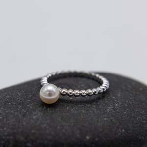 Rings: Pearl Ring