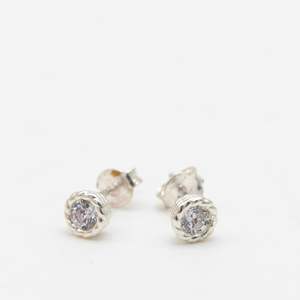 Earrings: Simple Stud Earrings