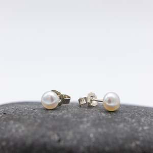 Pearl Studs