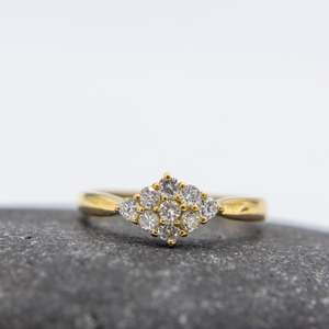 Local Jewellery: 9ct Yellow  Gold Diamond Ring