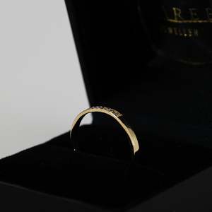 Local Jewellery: 9ct Yellow Gold Wedding Band