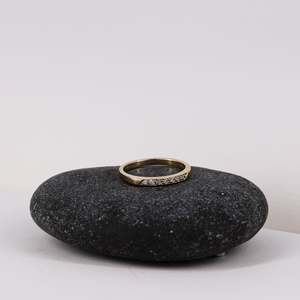 Local Jewellery: 9ct Gold Classic Diamond Band