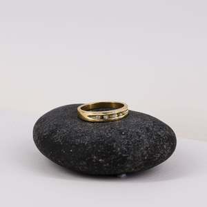 Local Jewellery: 18ct Gold Bezel-set Diamond Minimalist Ring