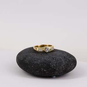 Local Jewellery: 18ct Gold Vintage-Inspired Bezel Diamond 18ct Gold Ring