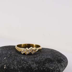 Local Jewellery: 18ct Yellow Gold Diamond Triple Twist Ring