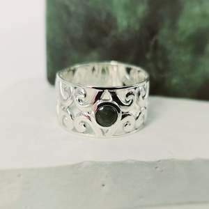 Maori Design Ring with Green Stone