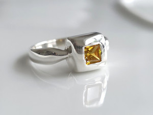 Products: 925 Sterling Silver Ring Featuring a Princess-Cut Citrine 1227260329