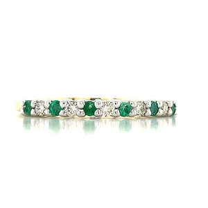 Anniversary Rings: 9k Gold Emeralds & Diamonds Ring