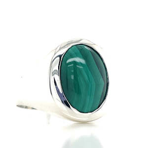 Rings Solitaire: Stg Silver 6.18ct Oval Malachite Ring