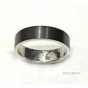Ziro: Ziro Zirconium/Stg Silver Ring