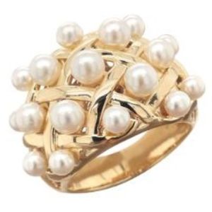Jewellery Pearls: 9K Yellow Gold Coco FW Pearl Ring