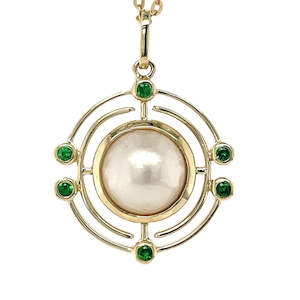 9k Yellow Gold 3.13ct Mabe Pearl & Tsavorite Pendant