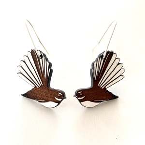 NEW! Fantail Piwakawaka Bird Rimu earrings (dangly)