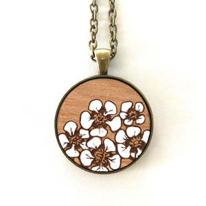 Necklaces Brooches: Manuka Flower bunch - Rimu Necklace