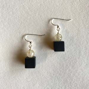 Onyx Jewellery Collection: Onyx Cube Earrings - Rutilated Quartz