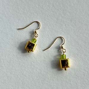 Peridot: Peridot and Gold Cube Earrings