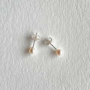 Gifts Under 101: Pearl Stud Earrings - 4mm