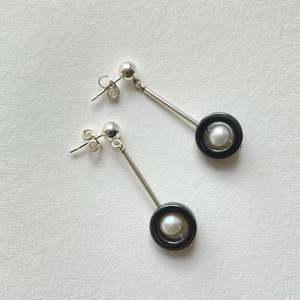 Hematite: Hematite and Pearl Earrings