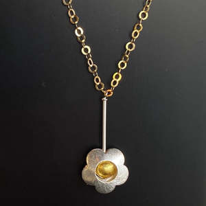 Daisy: Daisy Pendant