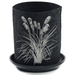 Ecofelt Collection: toetoe on dark grey nzjlfb25