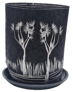 1 Gallon Ecofelt Growbag: cabbage trees on dark grey nzjlfb41