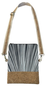 Ecofelt Crossbody Bags: tī kōuka on dark grey