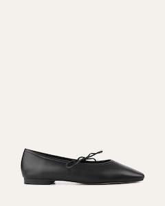 Casual: PETAL CASUAL FLATS BLACK LEATHER