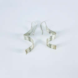 Soaring small earrings