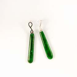 Earrings: Hono pounamu and silver eight earrings