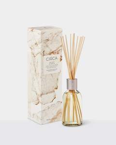 Circa Fragrances: Reed Diffuser - Sea Salt & Vanilla - Circa