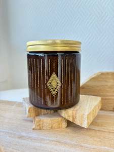 Wiks Candles: Candle - Ngā hihi o Hiwa-i-te-rangi