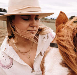 Jewellery 1: Necklace - Large Horseshoe - Katy B