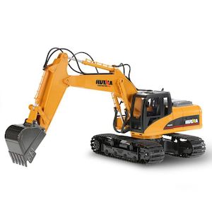 Cars Trucks Boats: #1550 2.4G 15Ch RC Excavator w/die-cast bucket, 1/14 scale by HUINA