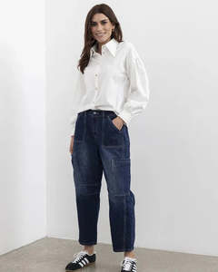 Jeans: Bailey Barrel Jean