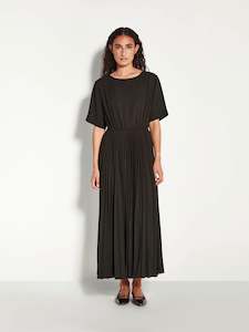 Eventwear: Paris Pleat Dress (Matte Pleat) Black