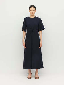 600: Twist Dress (Zig Zag Crepe) Navy