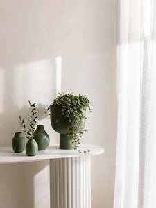 Pots Planters: Mona curve planter