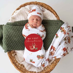 Snuggle Hunny Kids: Snuggle Hunny Kids Baby Jersey Wrap, Beanie Set, & Milestone Card (Reindeer)