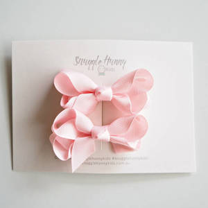Snuggle Hunny Kids: Snuggle Hunny Kids Hair Clip Bow (Small Piggy Light Pink)