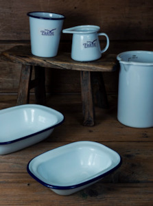 Falcon Enamelware: Falcon Enamel Pie Dish 16cm