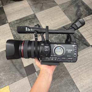 Handycams: Canon XHA1