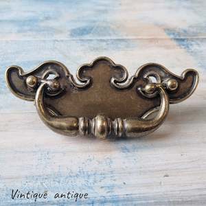 130mm long antique drawer handle with swing pull (pre-Loved)