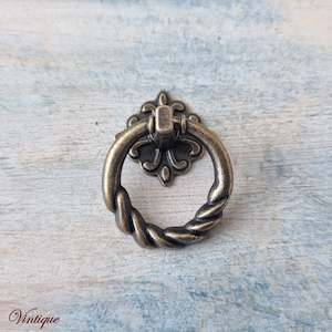 Swing Handles: Small Rope Ring drawer handle Old Gold 28 x 37mm