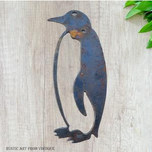Rusted Metal: Rusted metal art Penquin 208mm x 99mm