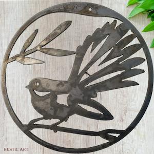 Rusted Metal: CORTEN Metal Bird FANTAIL or Pīwakawaka   (Xtra large) in circle approx 350mm dia