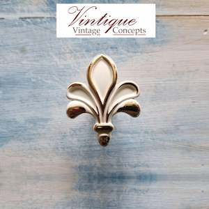 White/Gold Fleur De Lis Furniture Knob 45mm High