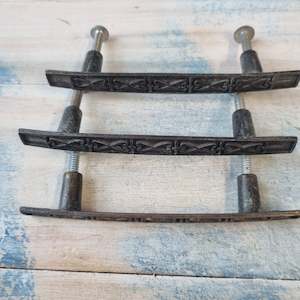 Antique bronze 118mm long retro drawer handle (set of 3)