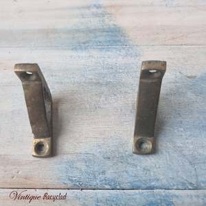Furniture Wardrobe Door Handles: Mini antique solid brass brackets (pair) 40mm x 40mm)